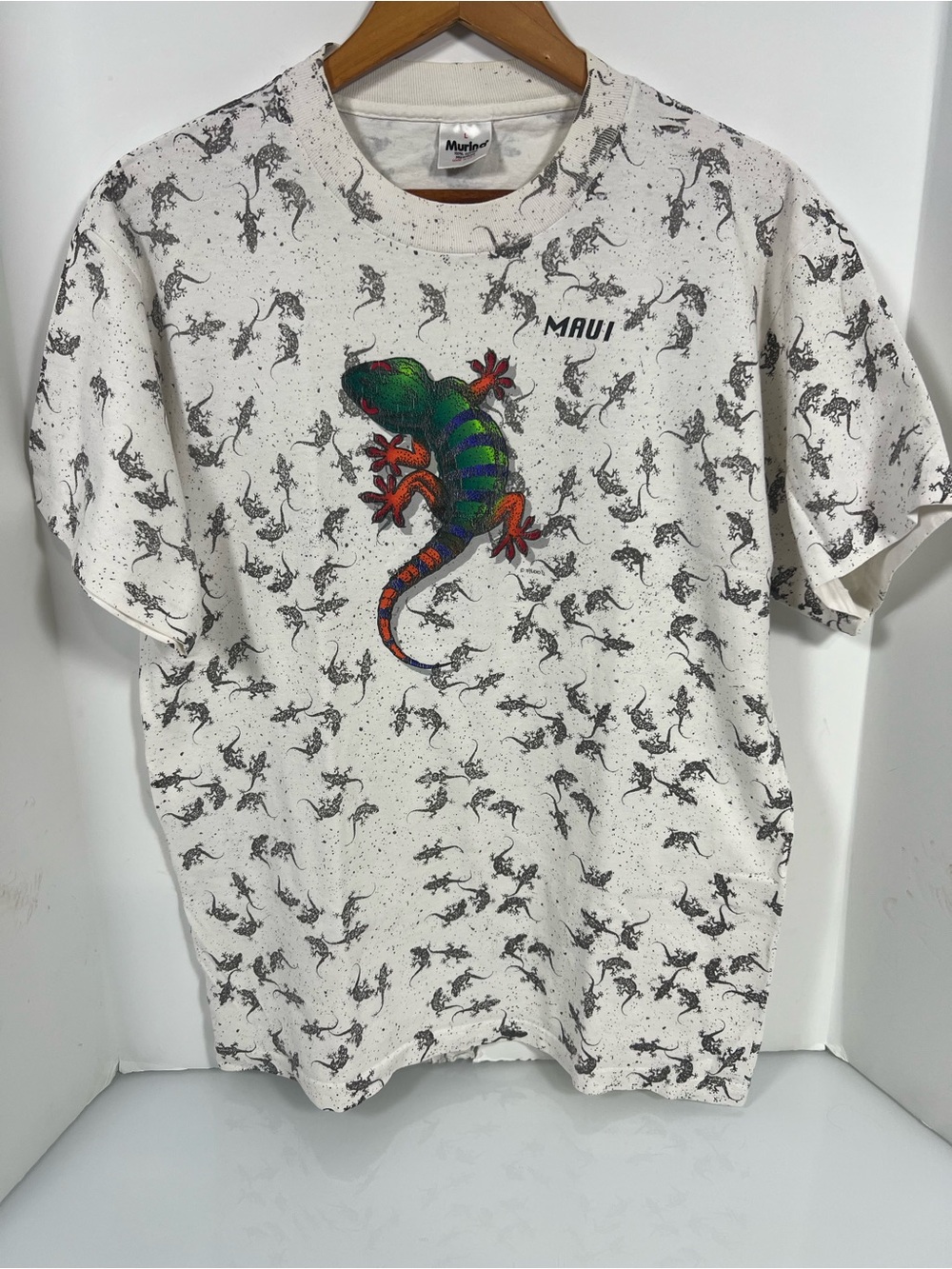 Maui Short Sleeve Graphic Tee - White with Colorful Gecko